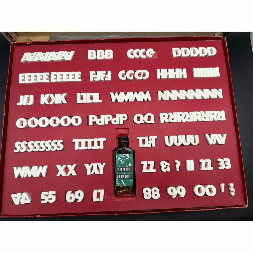Mitten’s vintage display
